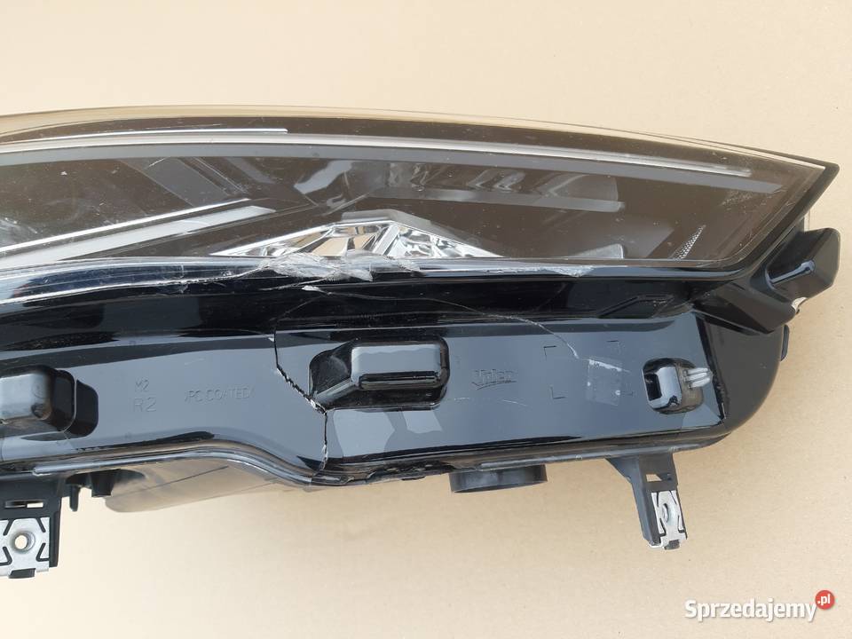 CUPRA FORMENTOR REFLEKTOR PRAWY LAMPA PRAWA lampy przednie lubuskie Trzciel