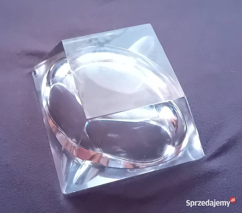 Dwie fasetowane popielniczki kryształowe ze Porcelana i szkło wielkopolskie Koźminek
