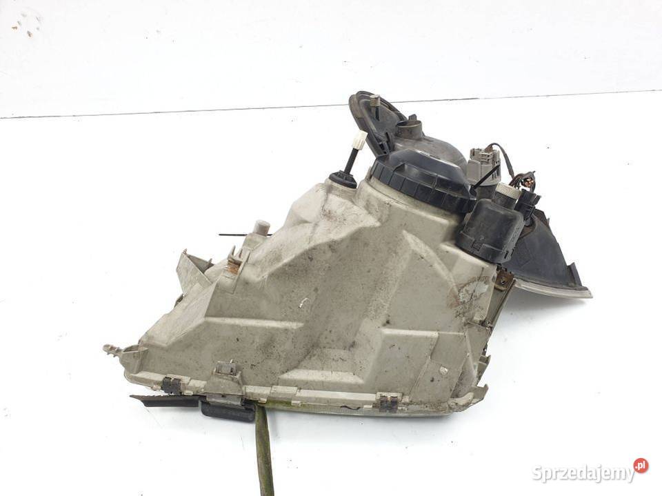LAMPA PRAWA PRZÓD SAAB 900 Lipno