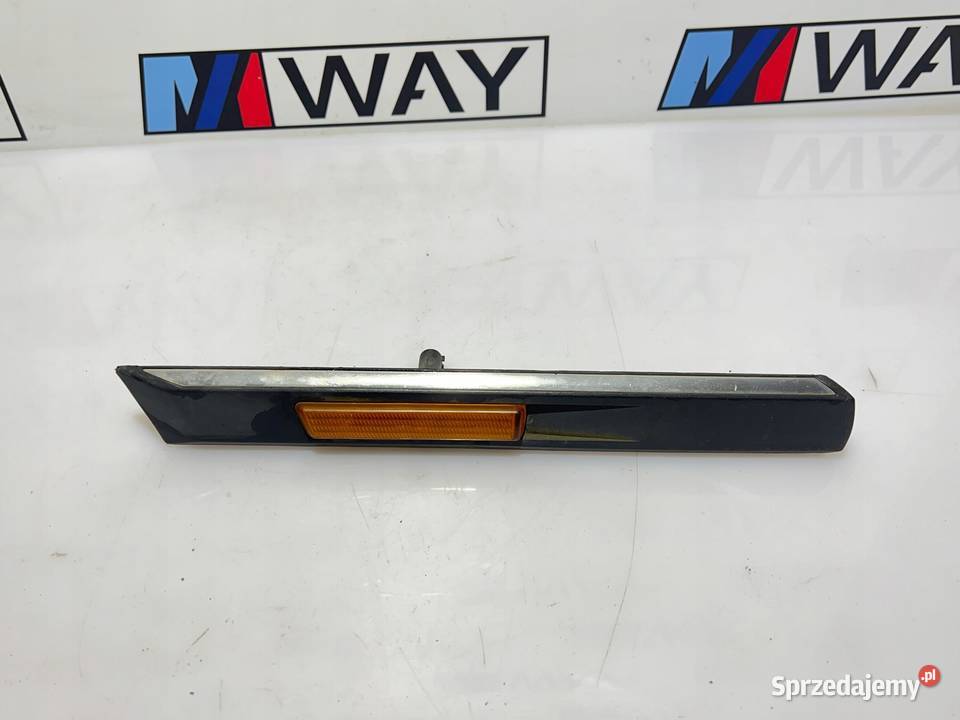 BMW E38 LISTWA OZDOBNA BŁOTNIKA PRZEDNIEGO LEWA