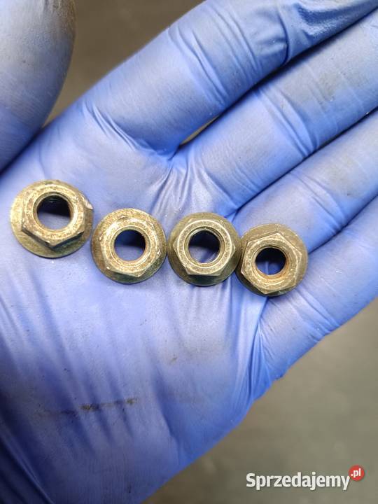 Nakrętka szpilki cylindra cylinder silnik części Gołaczewy sprzedam