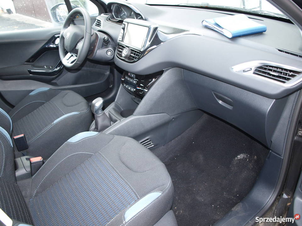 Peugeot 208 12 VVTi Premium czarny met 2700 2700km Kalisz sprzedam
