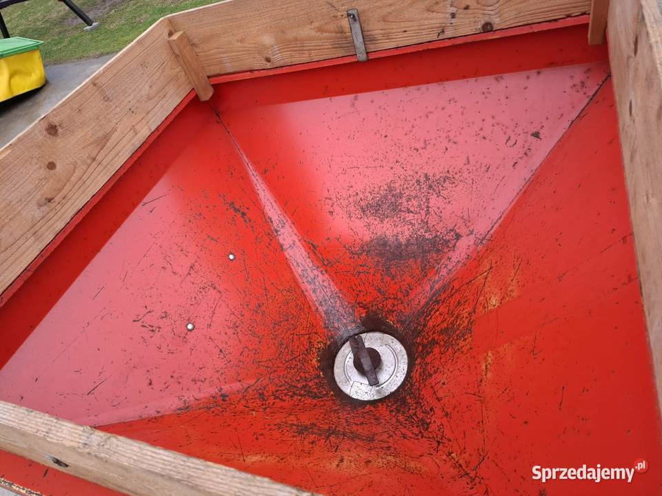 Rozsiewacz Nawozu RAUCH MDS 580 700 litrów z nieuszkodzony Daleszyce