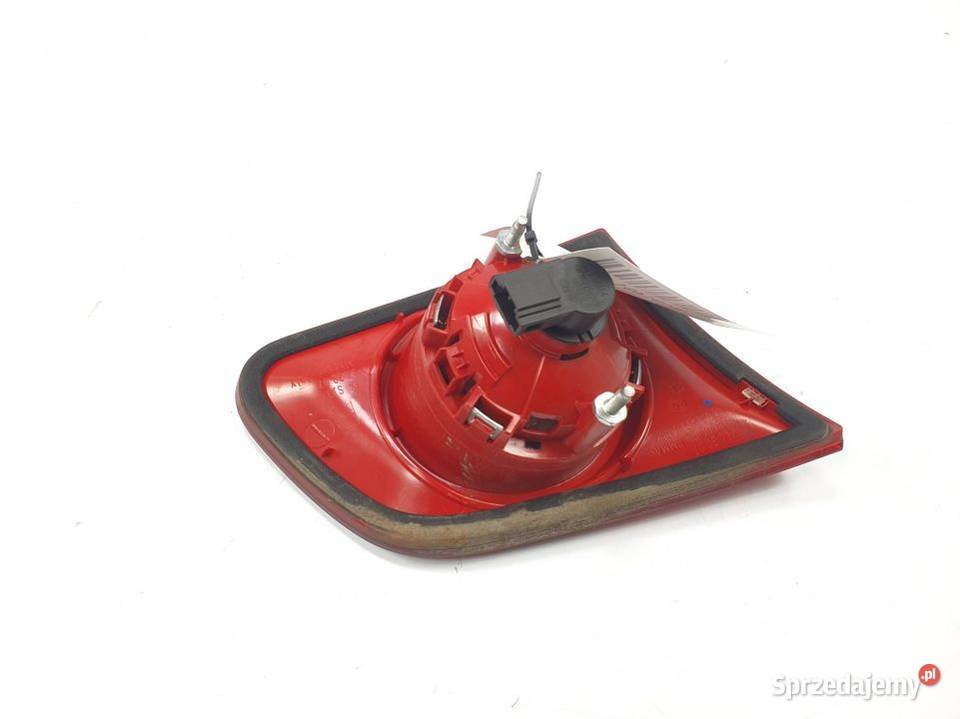 LAMPA W KLAPE PRAWA VOLKSWAGEN PASSAT B6 Lipno