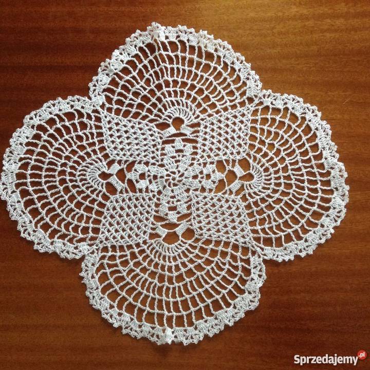 kolekcja serwetek szydełkowanych i zestaw Obrusy i serwety sprzedam