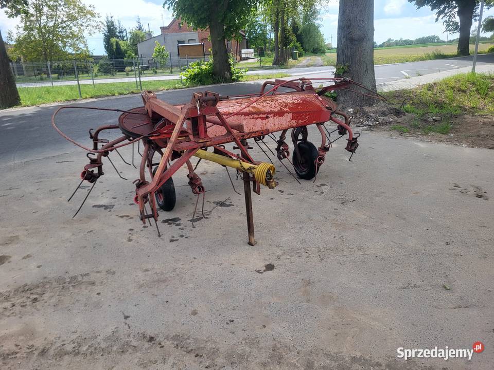 Przetrzasarko zgrabiarka dwu karuzelowa w stanie kujawsko-pomorskie Wąbrzeźno