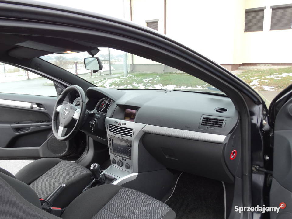 Opel Astra H GTC 18 1796 92 kW 125 2005 manualna Astra Piaski