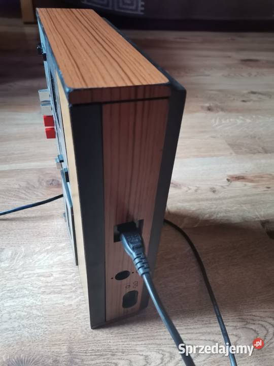 Magnetofon kasetowy z czasów PRLu Kraków