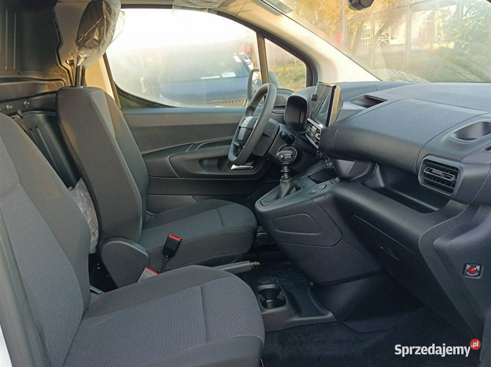 Opel Combo Opel Combo Long 2 MIEJSCAEKRAN 15 102 Opel Warszawa