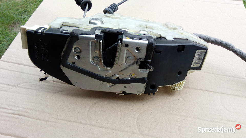 zamek drzwi lewy tył dociąg 2217303335 Mercedes Lisia Góra