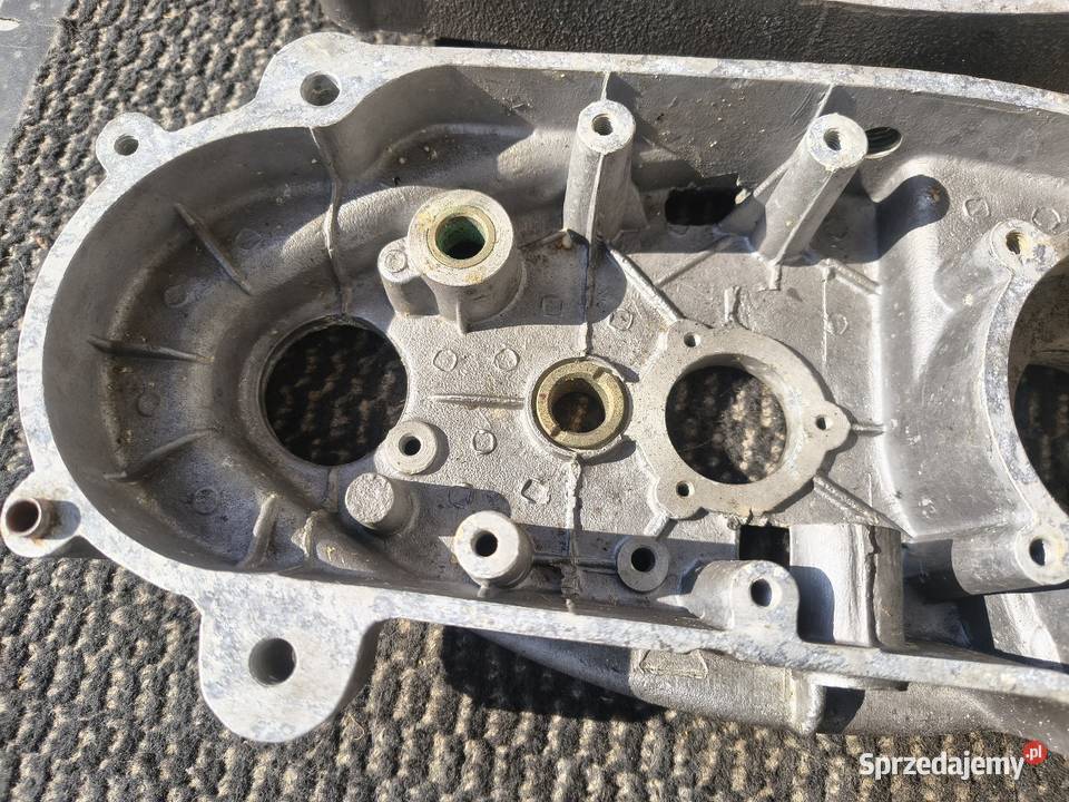 Połówki kartery silnik Komar Ryś komar MR230