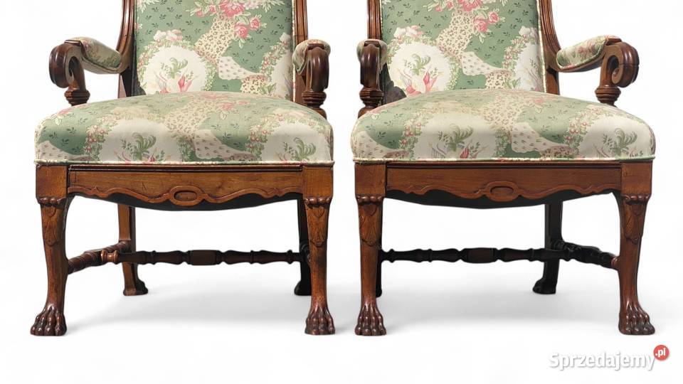 Dwa rzeźbione fotele trony na lwich łapach Gryfice