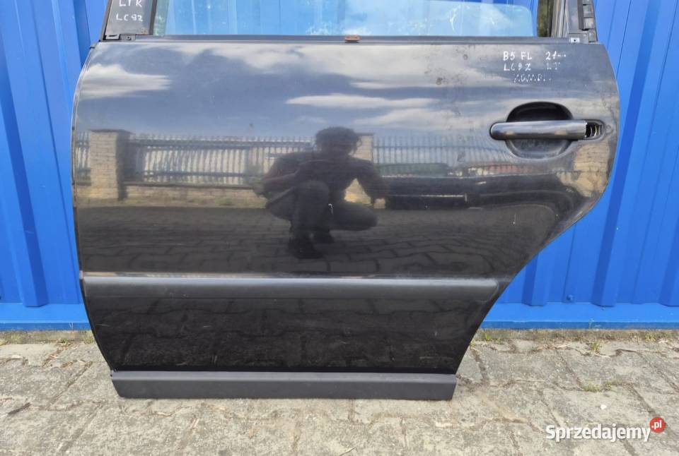 DRZWI TYŁ LEWY LEWE VW PASSAT B5 FL KOMBI LC9Z Działoszyce sprzedam