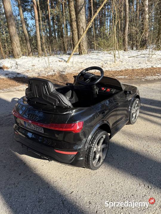 Samochód na akumulator Audi SQ8 12V pilot EVA Myślibórz
