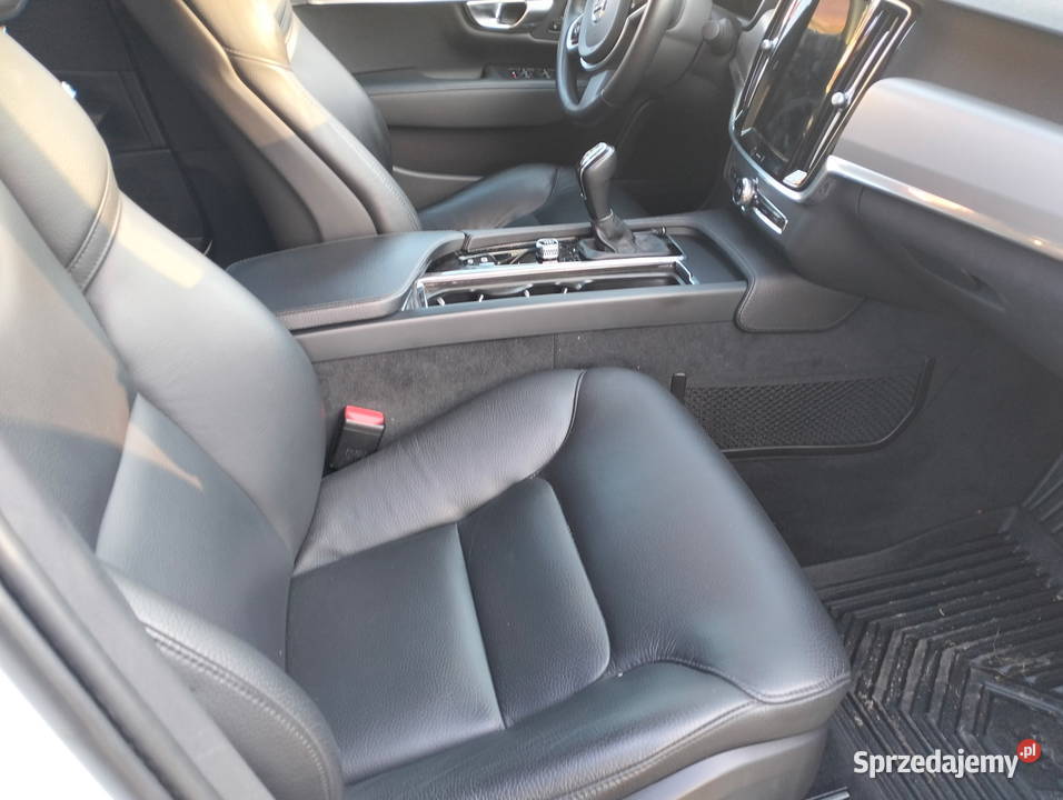 Volvo S90 D4 Momentum Zygmuntowo