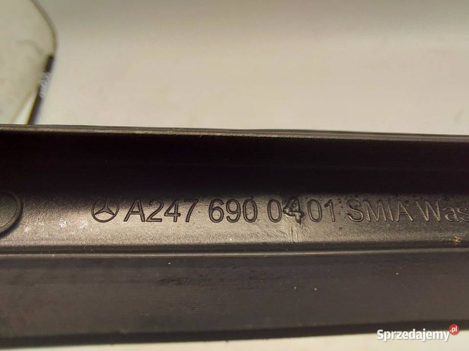 Mercedes EQA 250 W243 LISTWA SZYBY CZOŁOWEJ