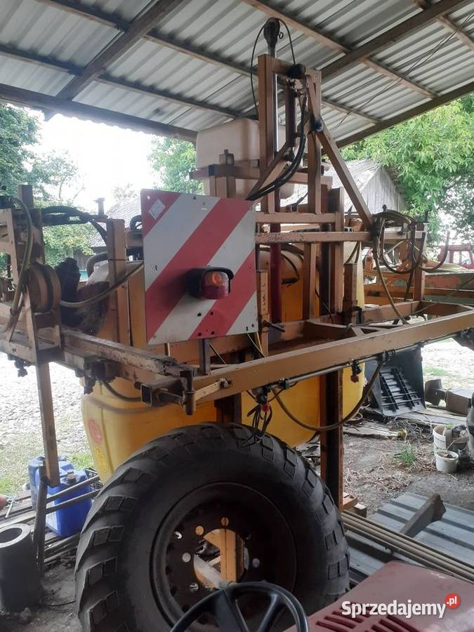 0pryskiwacz zawieszany Bzowiec sprzedam