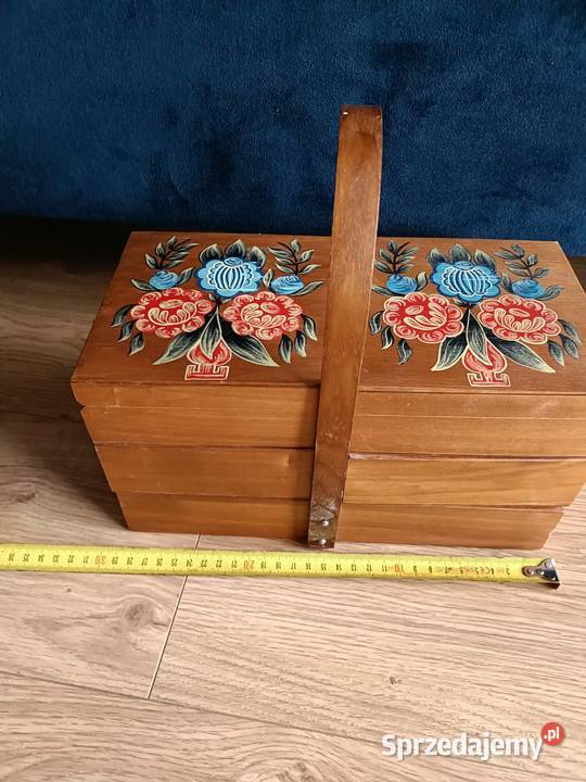 Drewniany malowany niciak PRL DDR pudełko na
