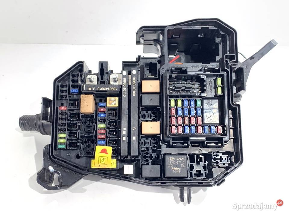 SKRZYNKA BEZPIECZNIKÓW HYUNDAI KONA SX2 podkarpackie