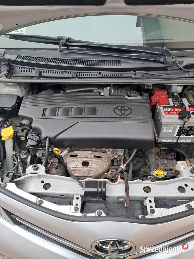 Sprzedam Toyota Yaris III 133 benzyna Salon srebrny łódzkie Rawa Mazowiecka