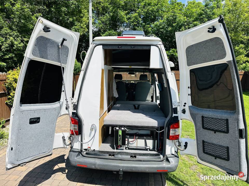 Volkswagen t5 4 motion kamper Rok produkcji 2011