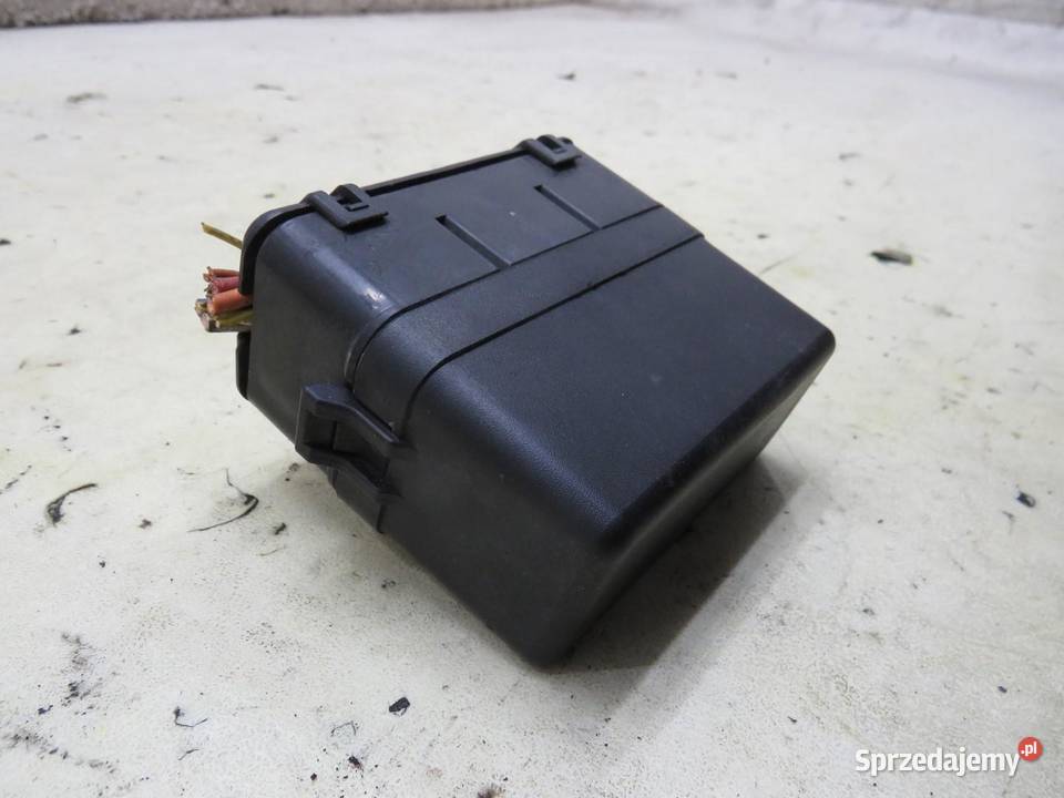 OBUDOWA SKRZYNKA BEZPIECZNIKÓW 15 DCI QASHQAI