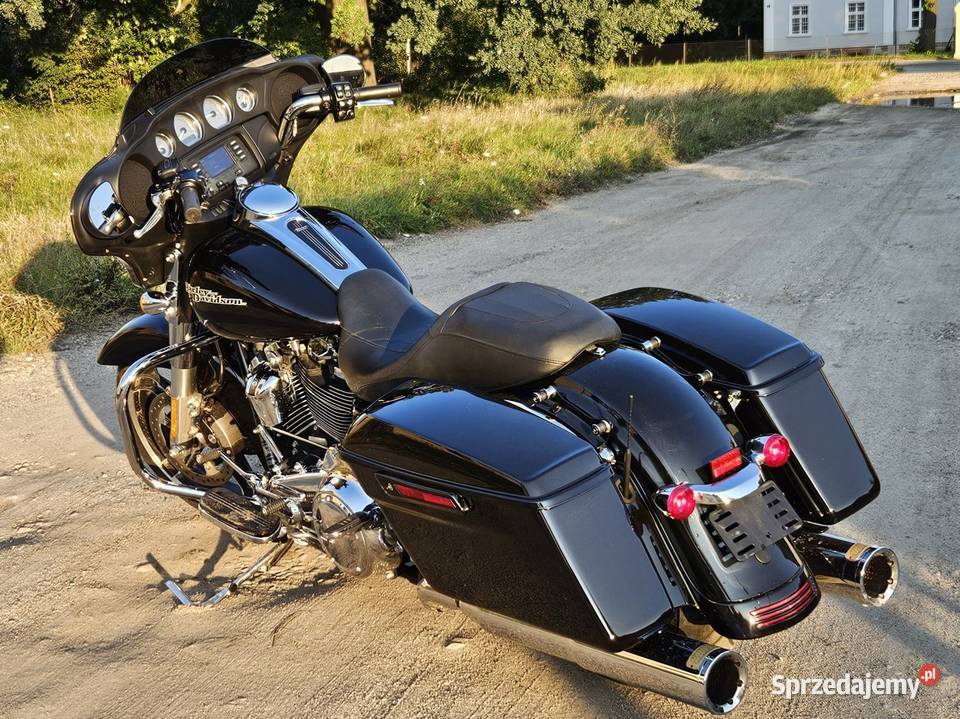 Harley Davidson FLHX Street Glide 2019r 28000 turystyczny Bucz