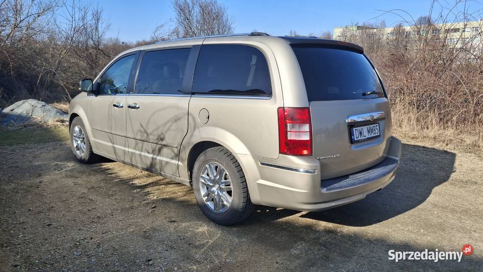 Chrysler Town Country 40 uszkodozny Brzeg Dolny