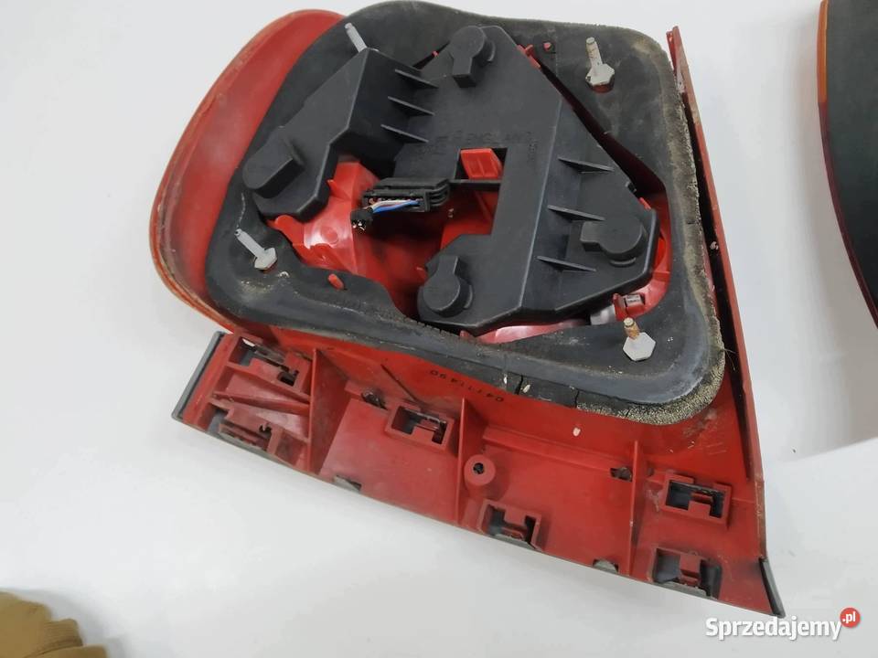 LAMPA TYŁ KOMPLET SEDAN Audi A4 I 19942001 B5 Rok produkcji 1995