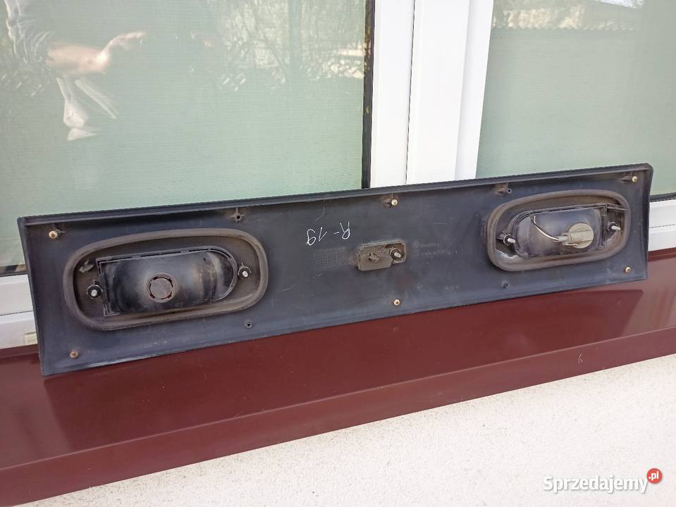 Renault 19 PH2 blenda na klapę bagażnika Lampy tylne Sieradz sprzedam