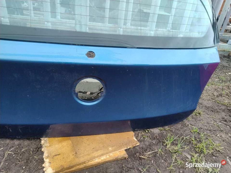 KLAPA BAGAŻNIKA A195 BMW E87