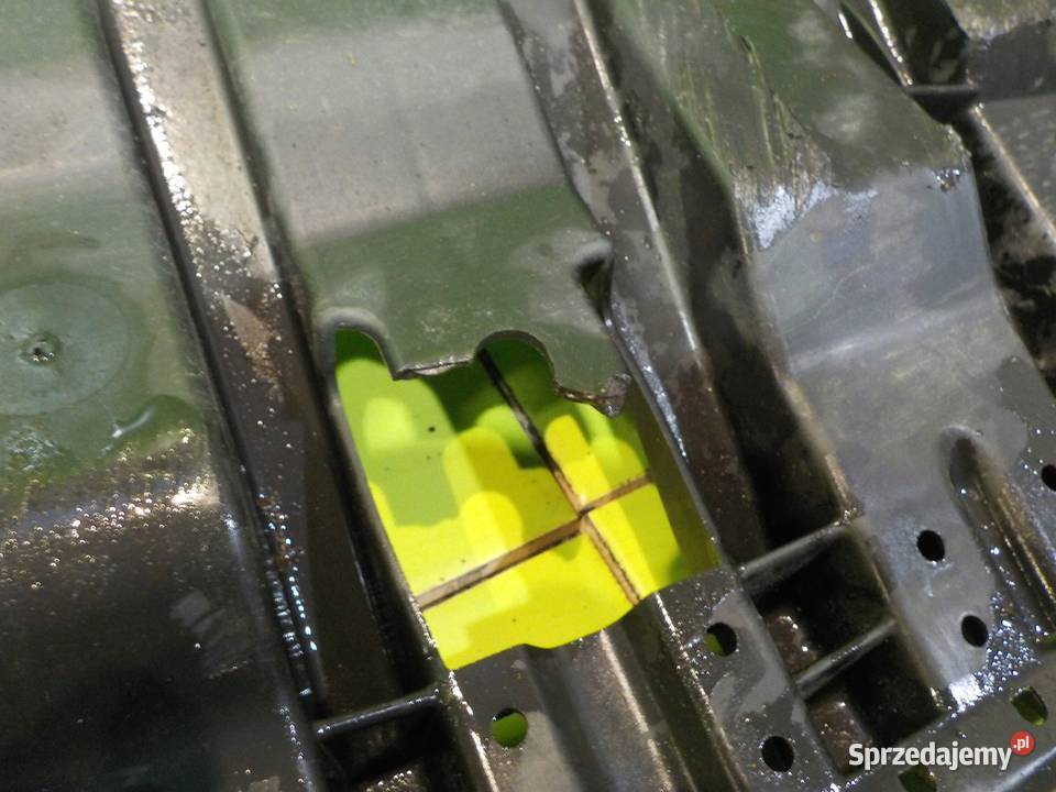 TOYOTA PRIUS III 10r 5D oslona pod zderzak przod osobowe Suków