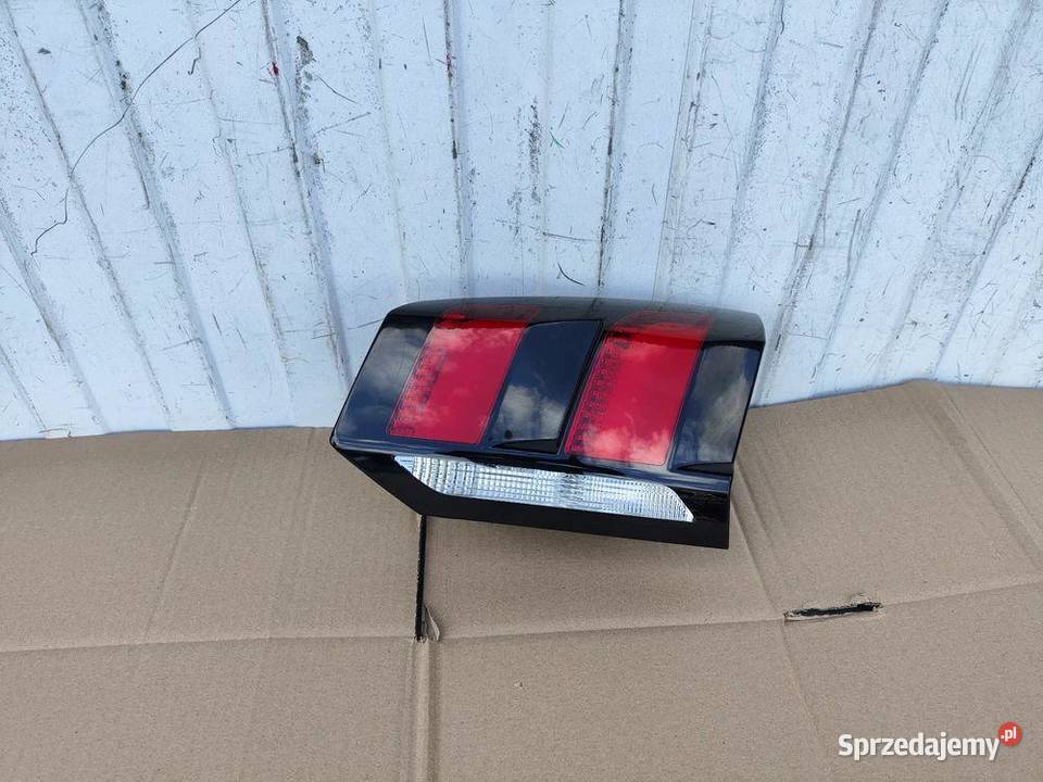 PEUGEOT 5008 II LED LAMPA PRAWA TYŁ W KLAPĘ Lampy przednie