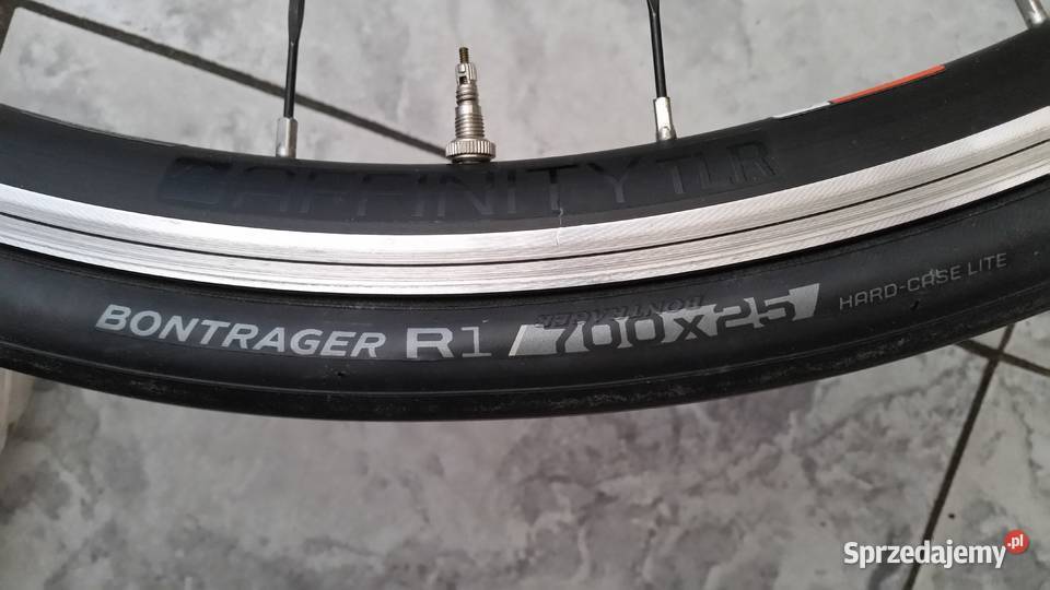 Kolo rowerowe przednie BONTRAGER R1 700x25 lubelskie Puławy