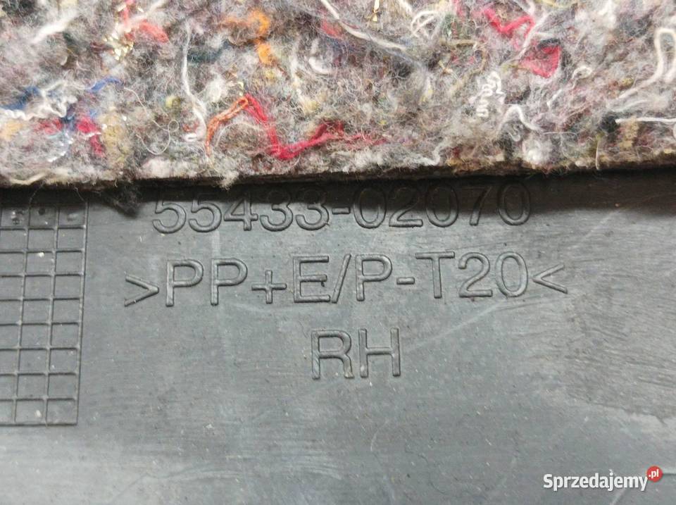 OSŁONA SŁUPKA C LEWY PRAWY TYŁ KPL E15 Toyota osobowe