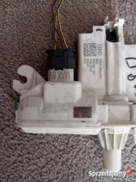 Dociag drzwi prawy Audi A8 d5 4N0837060 Żagań