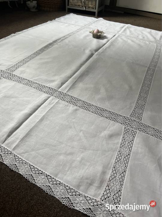 Obrus biały z koronkami rękodzieło Zabrze