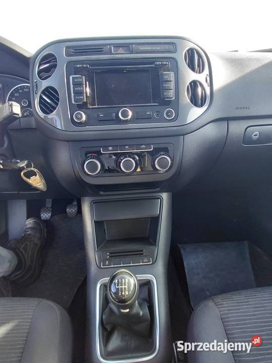 VW TIGUAN 20 TDI 4X4 140 składany hak metalowa łódzkie Wieluń