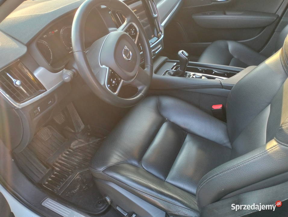 Volvo S90 D4 Momentum Zygmuntowo