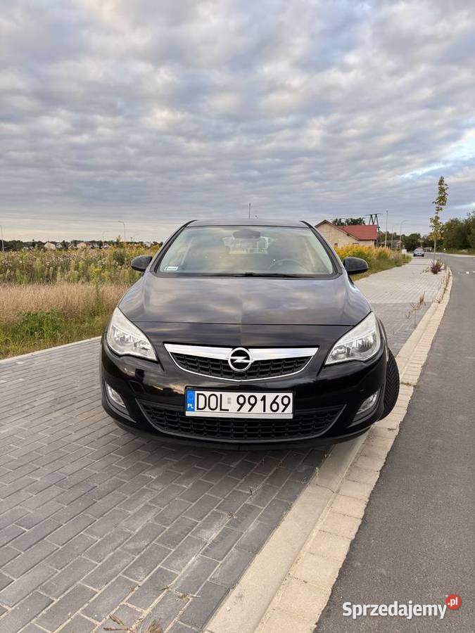 Opel Astra J 14 benzyna 2011 dolnośląskie Oleśnica