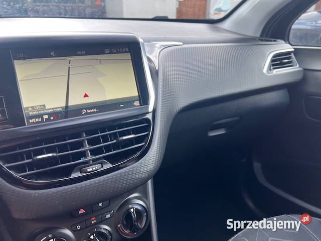 samochód osobowy peugeot 2008