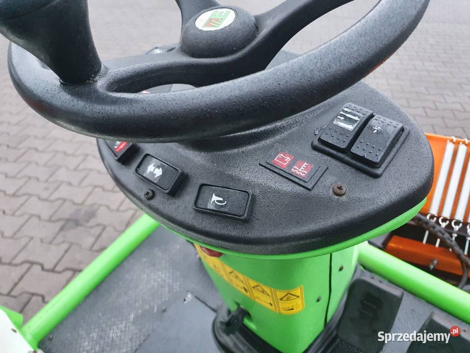 Kosiarka komunalna Etesia H124DX 4x4pług hydraul Kobiele Wielkie