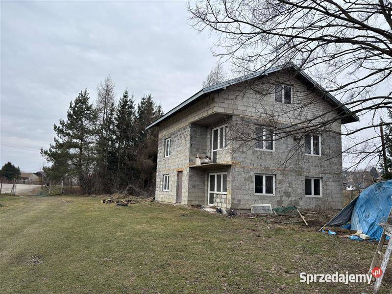 Klęczany dom wolno stojący 136m2