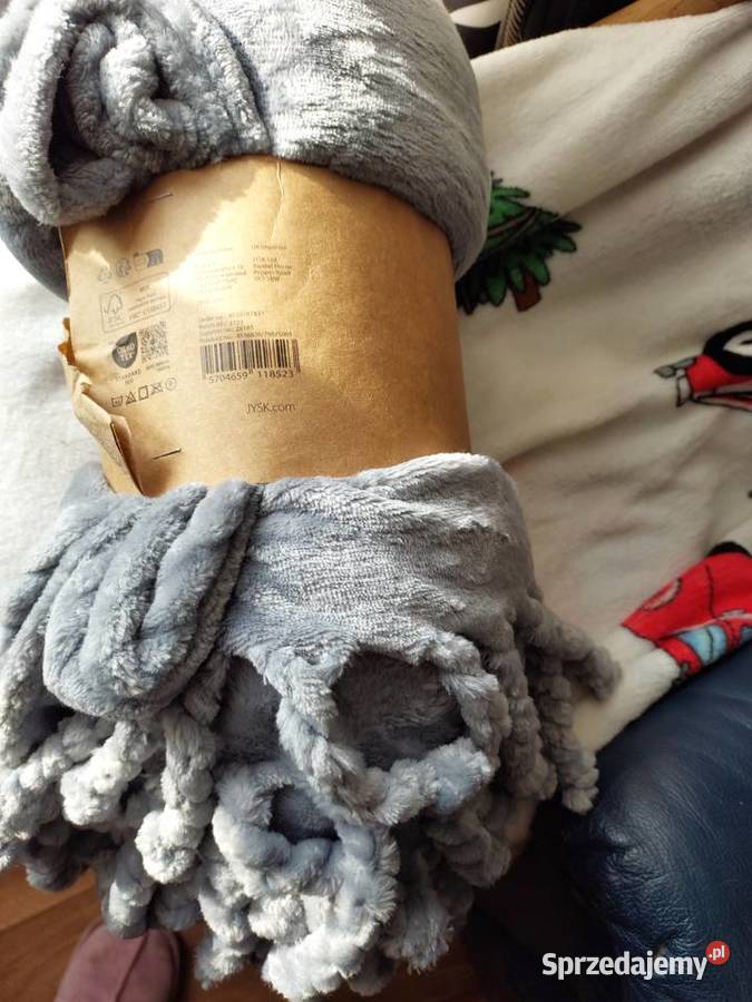 Nowy koc siwypopielaty z frędzlami 170 x 130 Pozostałe