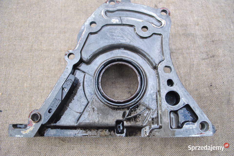 Pokrywa silnika z napinaczem łańcucha 19DCi Poręba sprzedam