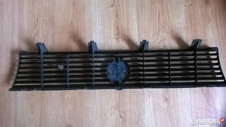 GRILL ATRAPA VW PASSAT B2 szczupak 8185