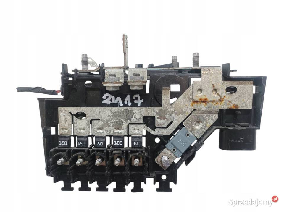SKRZYNKA BEZPIECZNIKÓW A2055408095 MercedesBenz