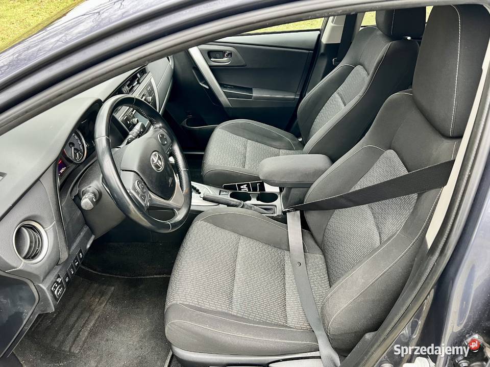 Toyota Auris II 16 Top wersja Valvematic Rok produkcji 2014