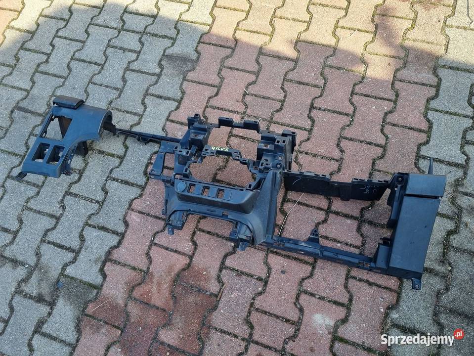 RAMKA STELAŻ KONSOLI DOŁ DESKI TOYOTA HILUX VIII wielkopolskie