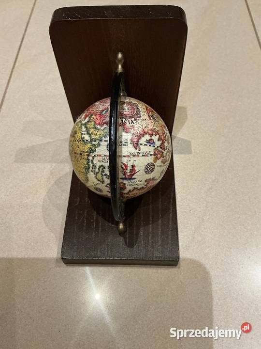 Globus na Drewnianej Podstawie Stary Świat Nowa Sól